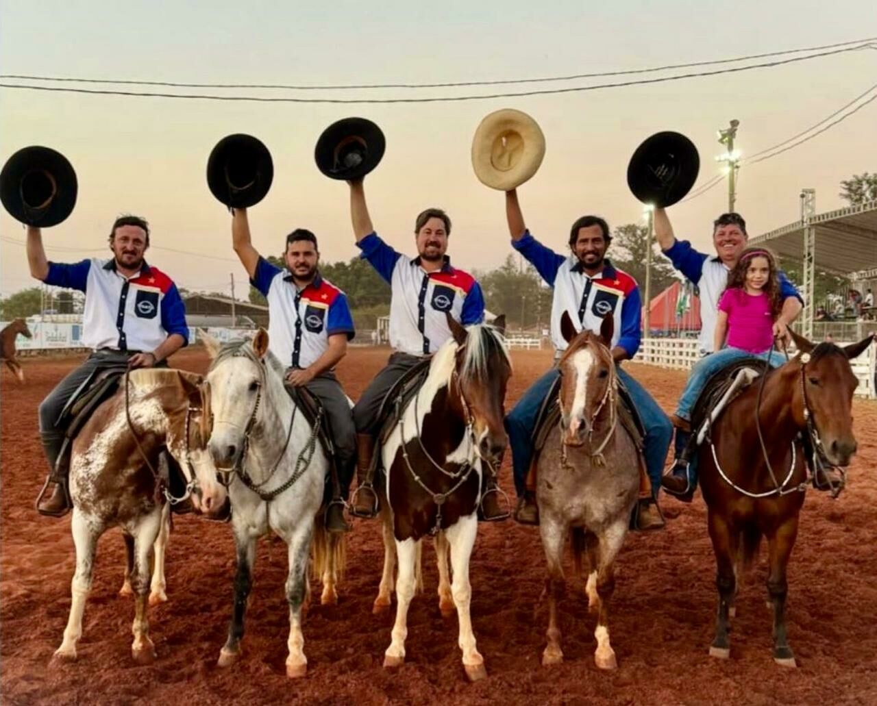 Imagem de compartilhamento para o artigo Rancho dos Tropeiros de Figueirão conquista a Taça de Ouro e faz dobradinha na Taça de Prata de Laço Comprido da MS Todo dia
